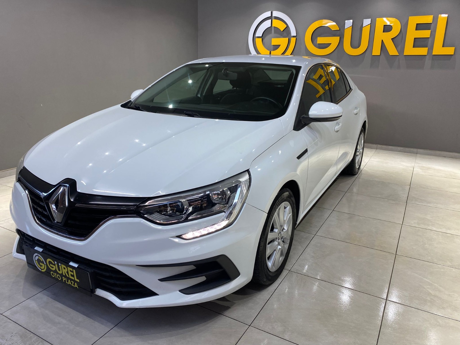2022 Benzin Otomatik Renault Megane Beyaz Gürel Tasarım Aksesuar Otomotiv San. Tic. Ltd. Şti.
