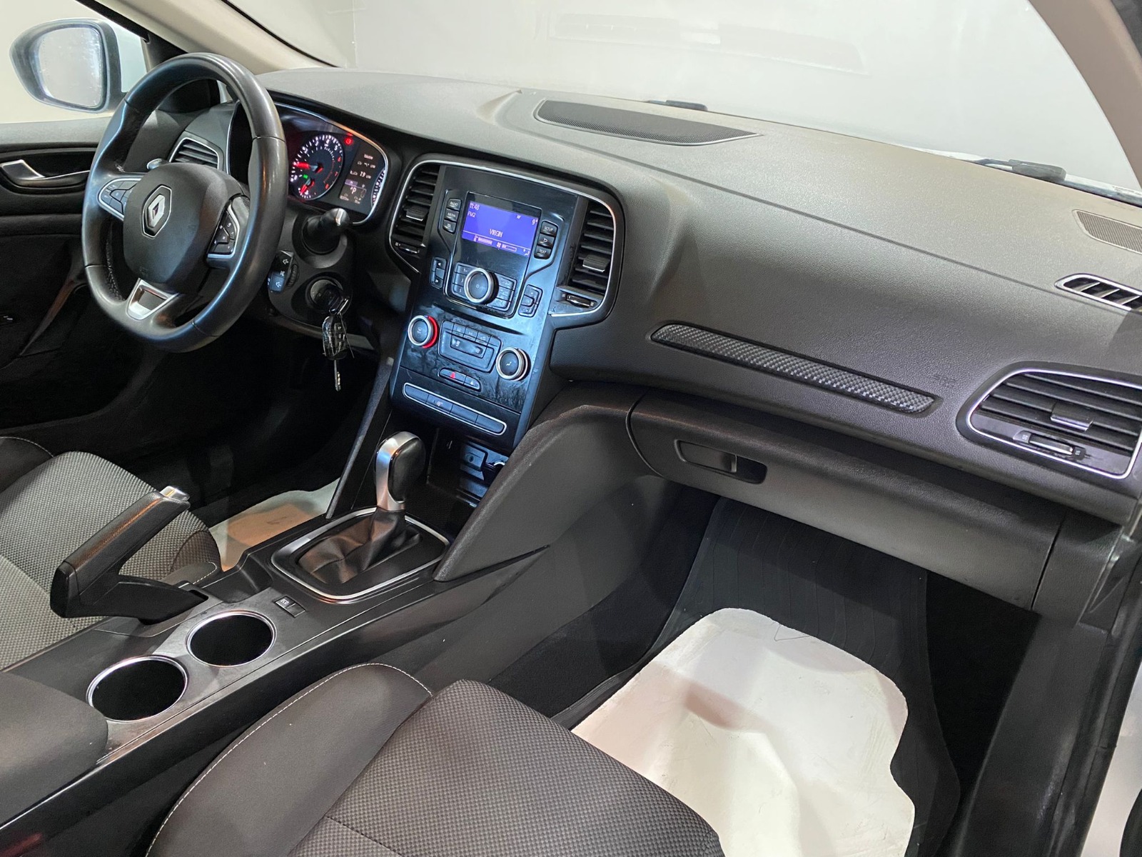 2022 Benzin Otomatik Renault Megane Beyaz Gürel Tasarım Aksesuar Otomotiv San. Tic. Ltd. Şti.