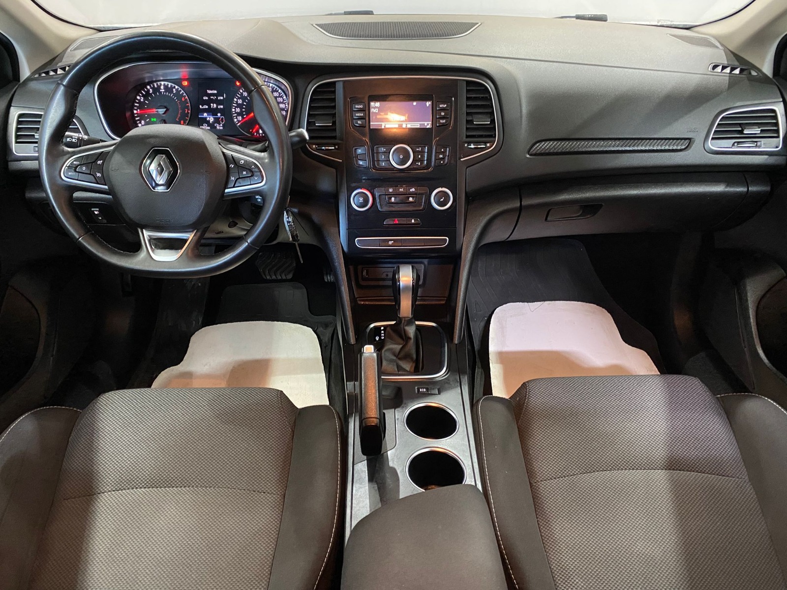 2022 Benzin Otomatik Renault Megane Beyaz Gürel Tasarım Aksesuar Otomotiv San. Tic. Ltd. Şti.