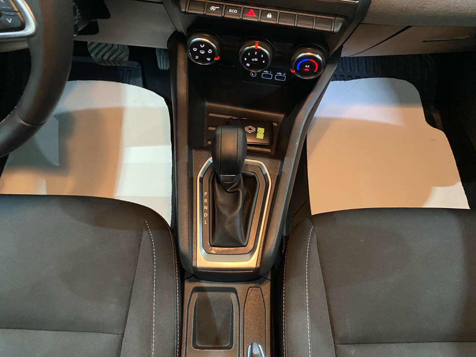 2026 Benzin Otomatik Renault Clio Gri Gürel Tasarım Aksesuar Otomotiv San. Tic. Ltd. Şti.