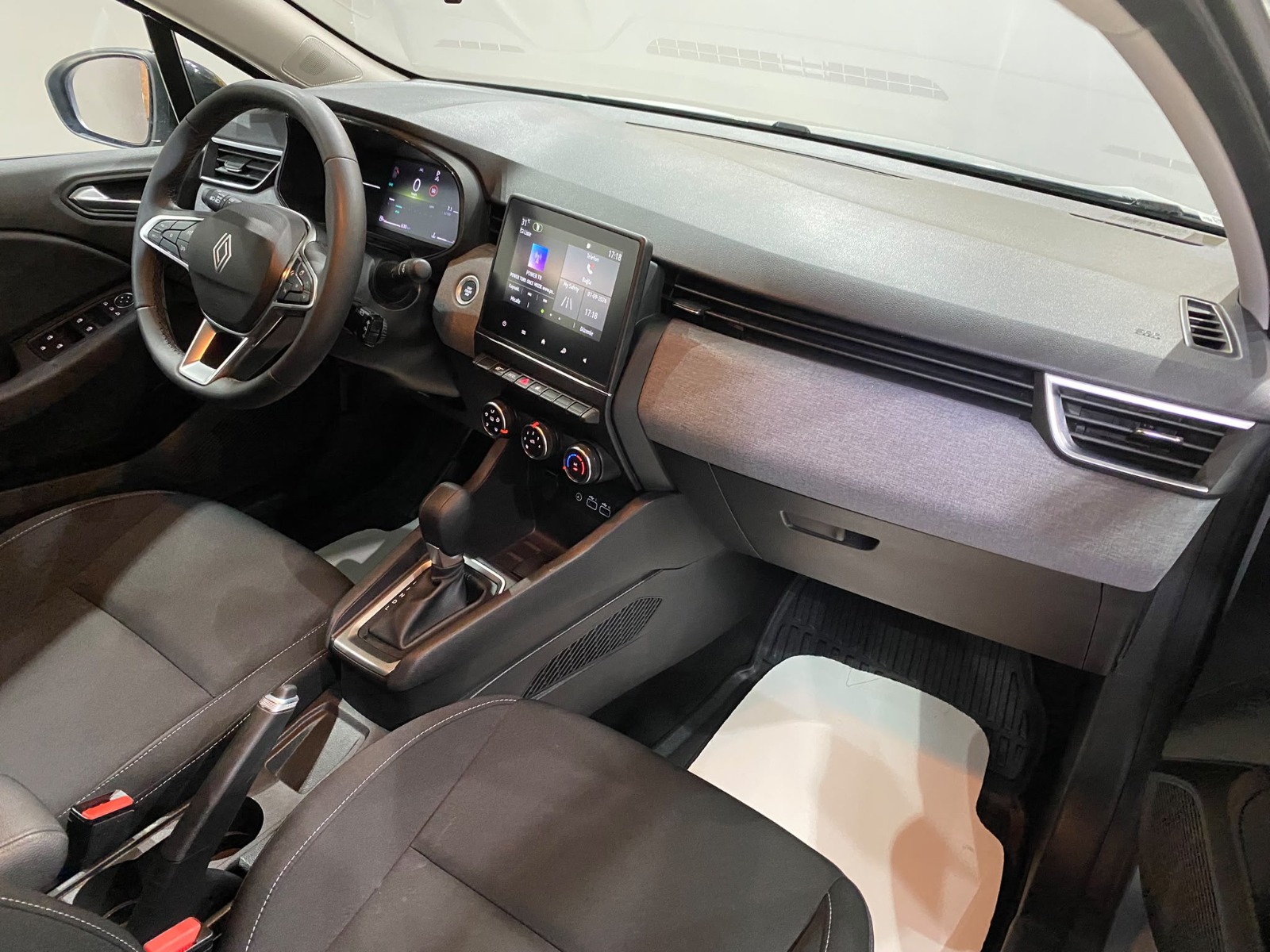 2026 Benzin Otomatik Renault Clio Gri Gürel Tasarım Aksesuar Otomotiv San. Tic. Ltd. Şti.