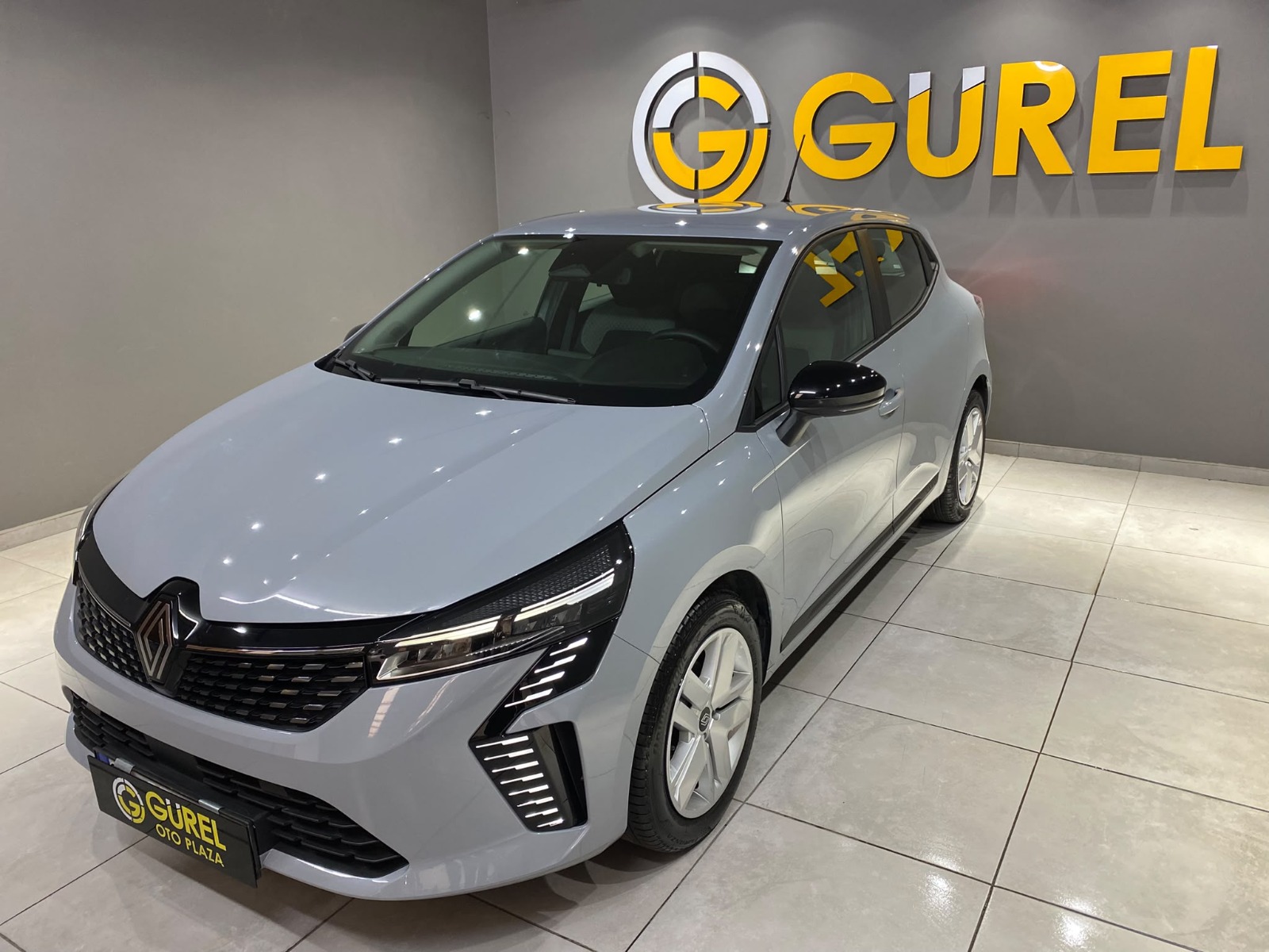 2026 Benzin Otomatik Renault Clio Gri Gürel Tasarım Aksesuar Otomotiv San. Tic. Ltd. Şti.