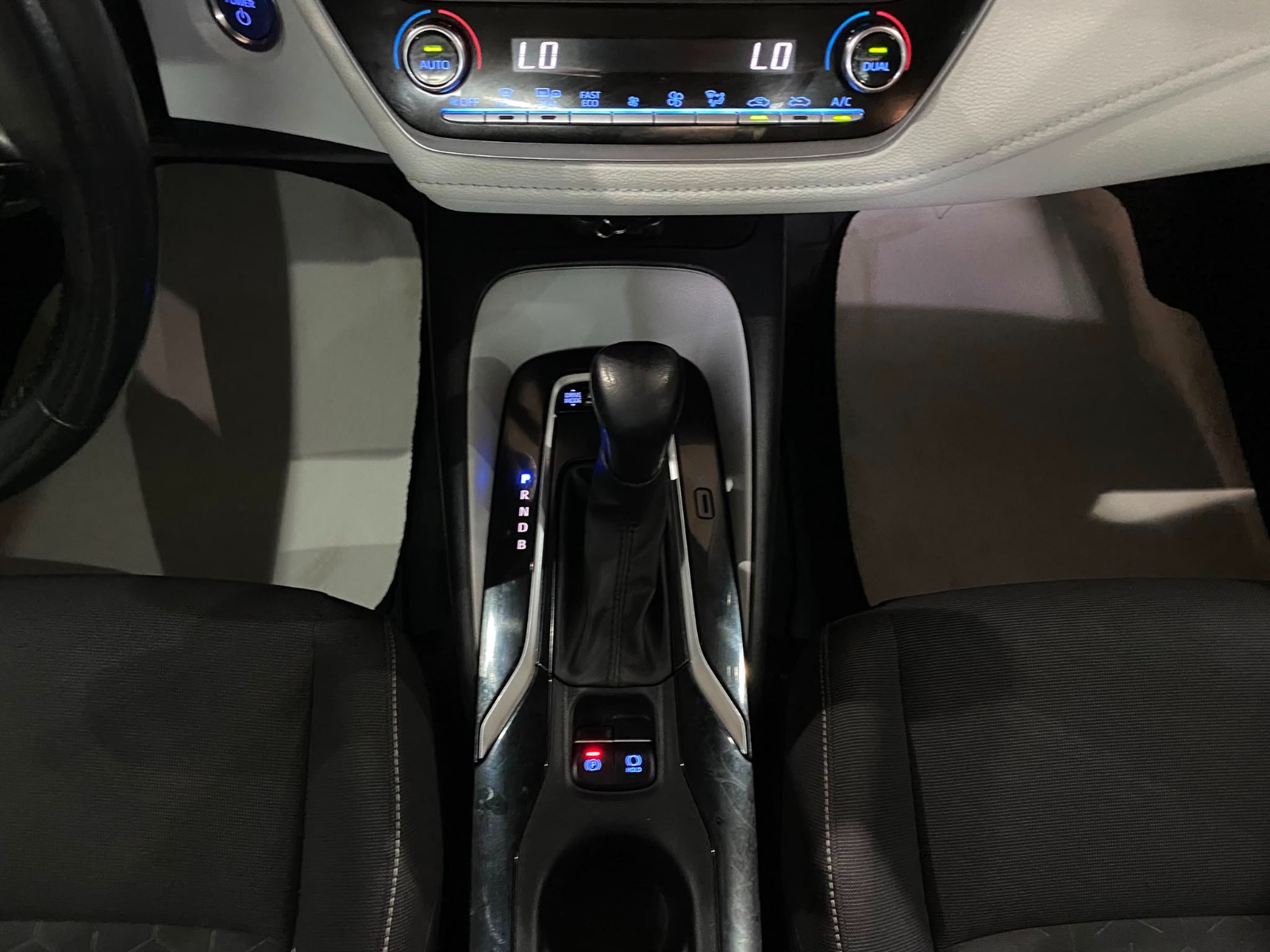 2022 Hybrid Otomatik Toyota Corolla Kırmızı Gürel Tasarım Aksesuar Otomotiv San. Tic. Ltd. Şti.