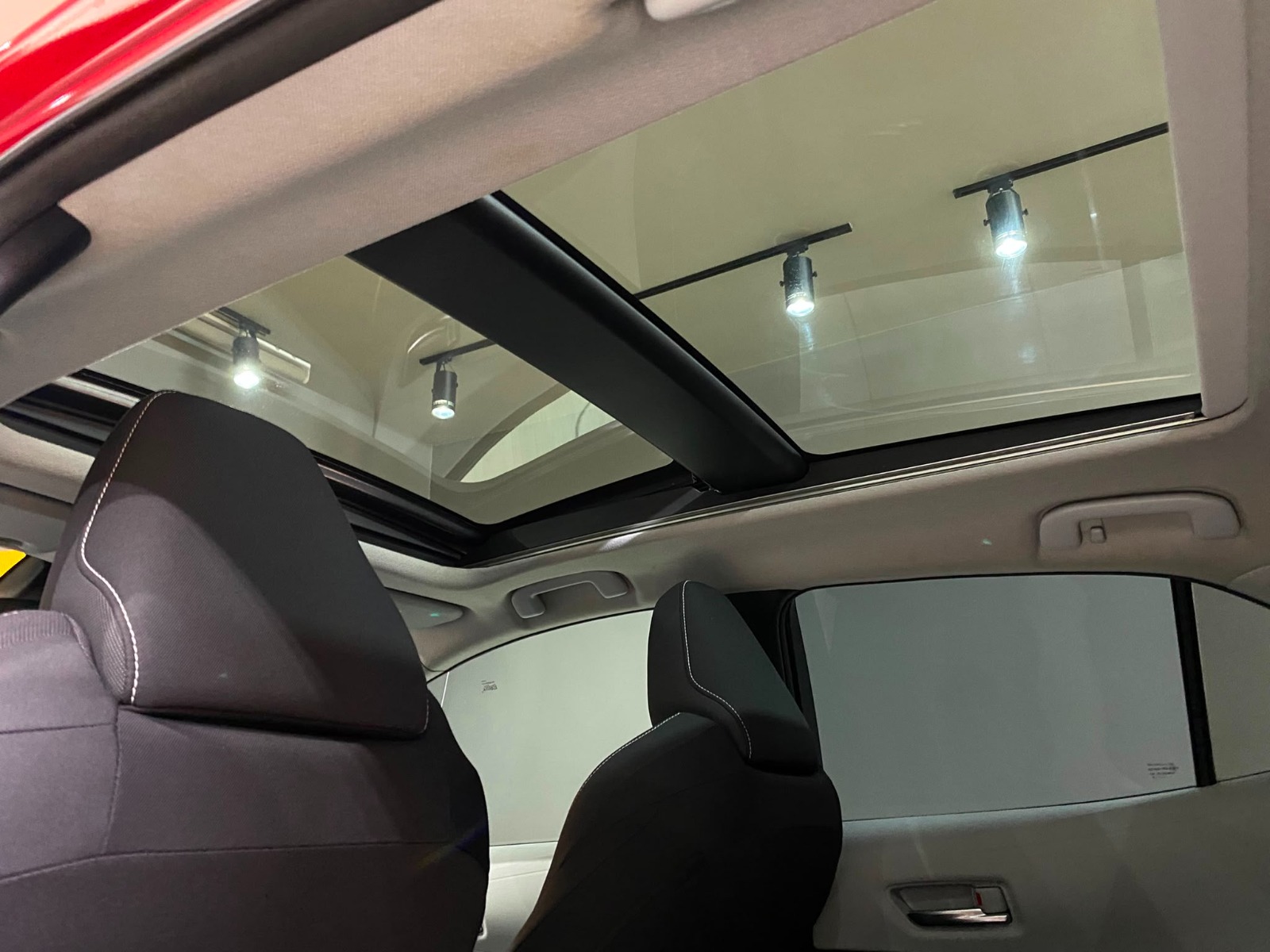 2022 Hybrid Otomatik Toyota Corolla Kırmızı Gürel Tasarım Aksesuar Otomotiv San. Tic. Ltd. Şti.