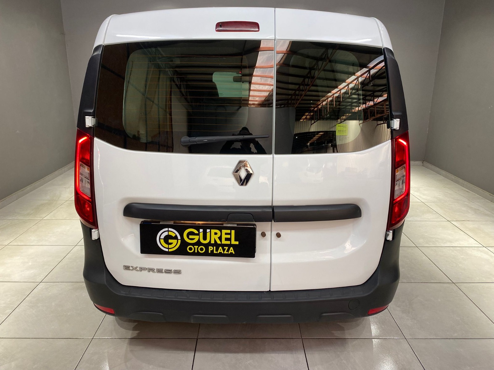 2023 Dizel Manuel Renault Express Van Beyaz Gürel Tasarım Aksesuar Otomotiv San. Tic. Ltd. Şti.