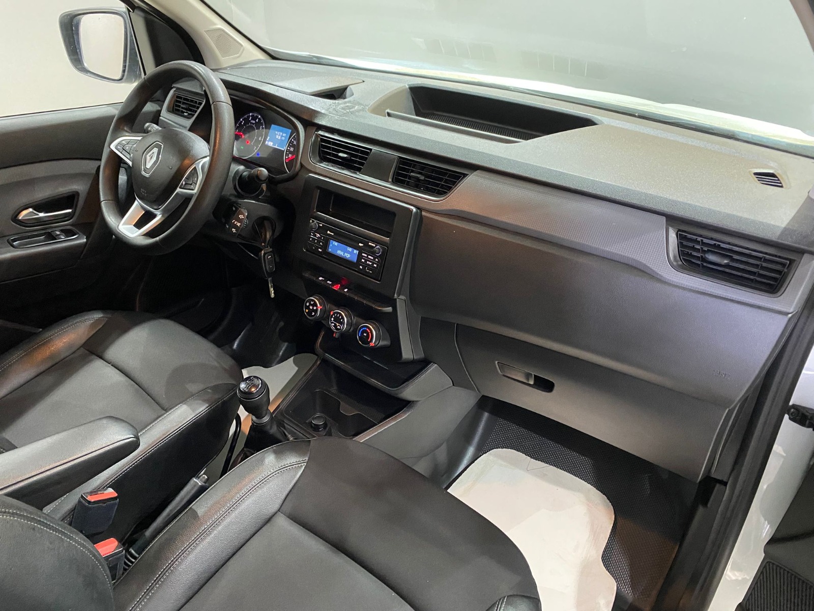 2023 Dizel Manuel Renault Express Van Beyaz Gürel Tasarım Aksesuar Otomotiv San. Tic. Ltd. Şti.