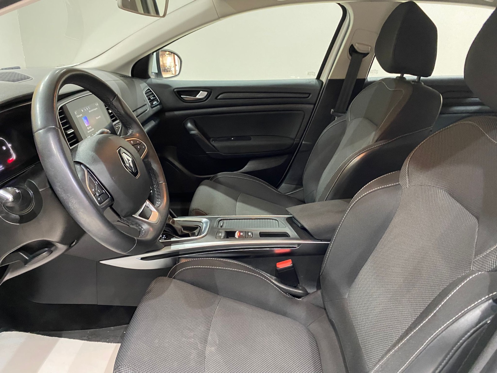 2023 Benzin Otomatik Renault Megane Beyaz Gürel Tasarım Aksesuar Otomotiv San. Tic. Ltd. Şti.