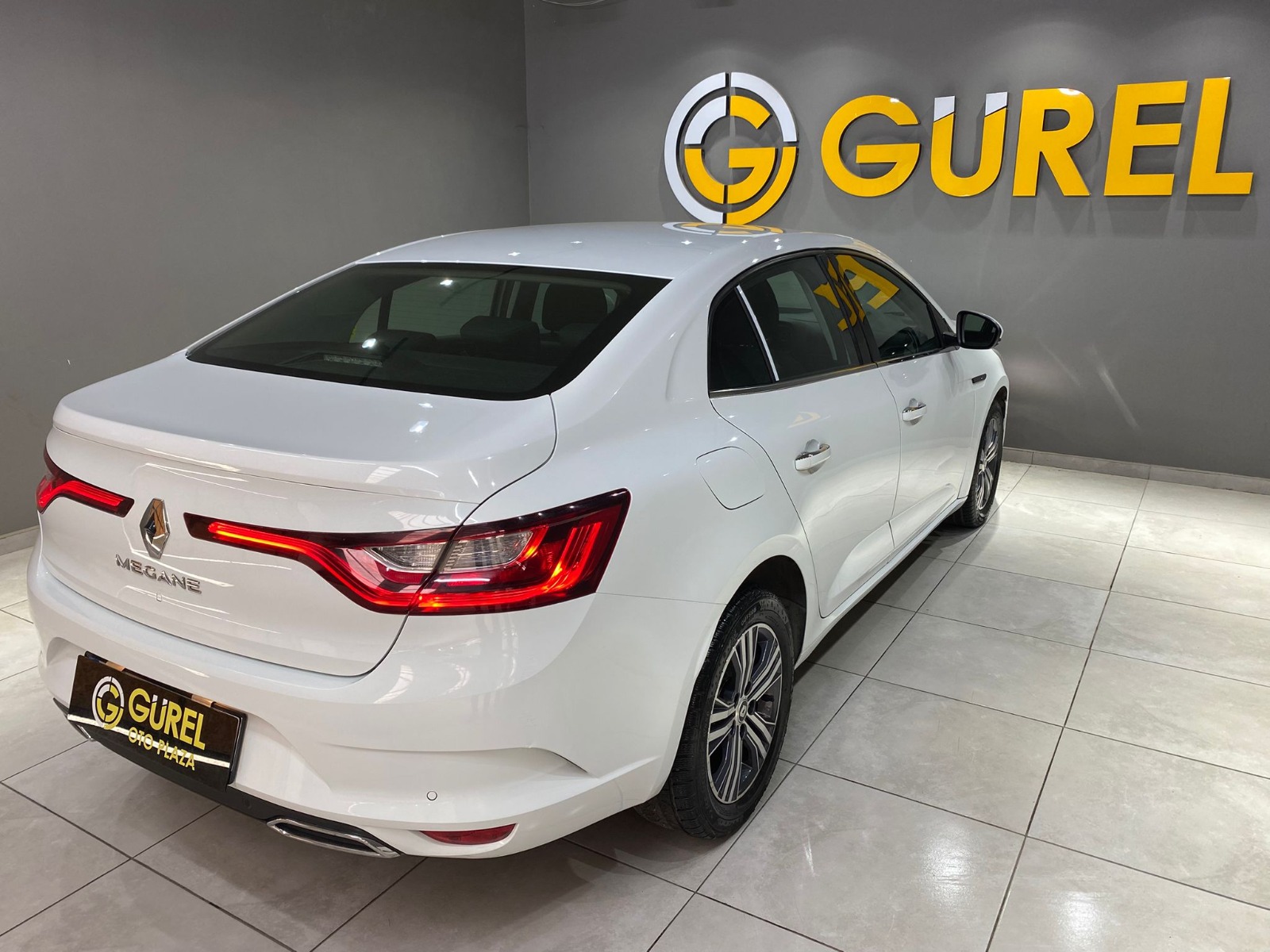 2023 Benzin Otomatik Renault Megane Beyaz Gürel Tasarım Aksesuar Otomotiv San. Tic. Ltd. Şti.
