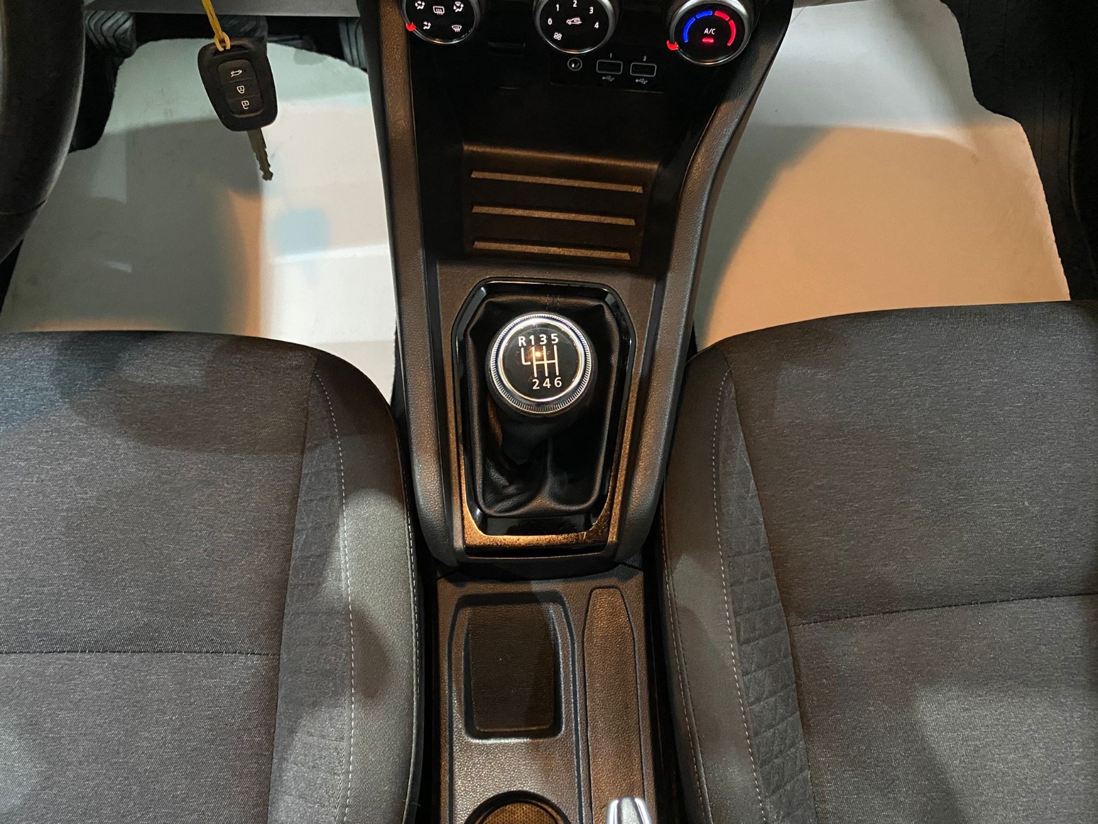 2023 Benzin Manuel Renault Clio Beyaz Gürel Tasarım Aksesuar Otomotiv San. Tic. Ltd. Şti.
