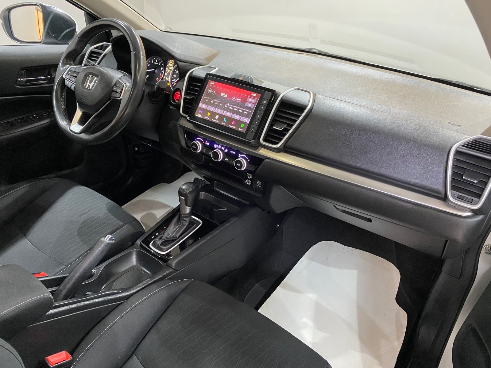2022 Benzin Otomatik Honda City Beyaz Gürel Tasarım Aksesuar Otomotiv San. Tic. Ltd. Şti.